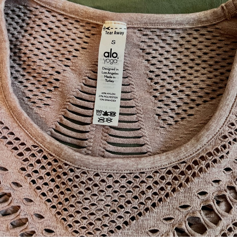 Alo Yoga dusty pink siren cropped long sleeve - Picture 3 of 4